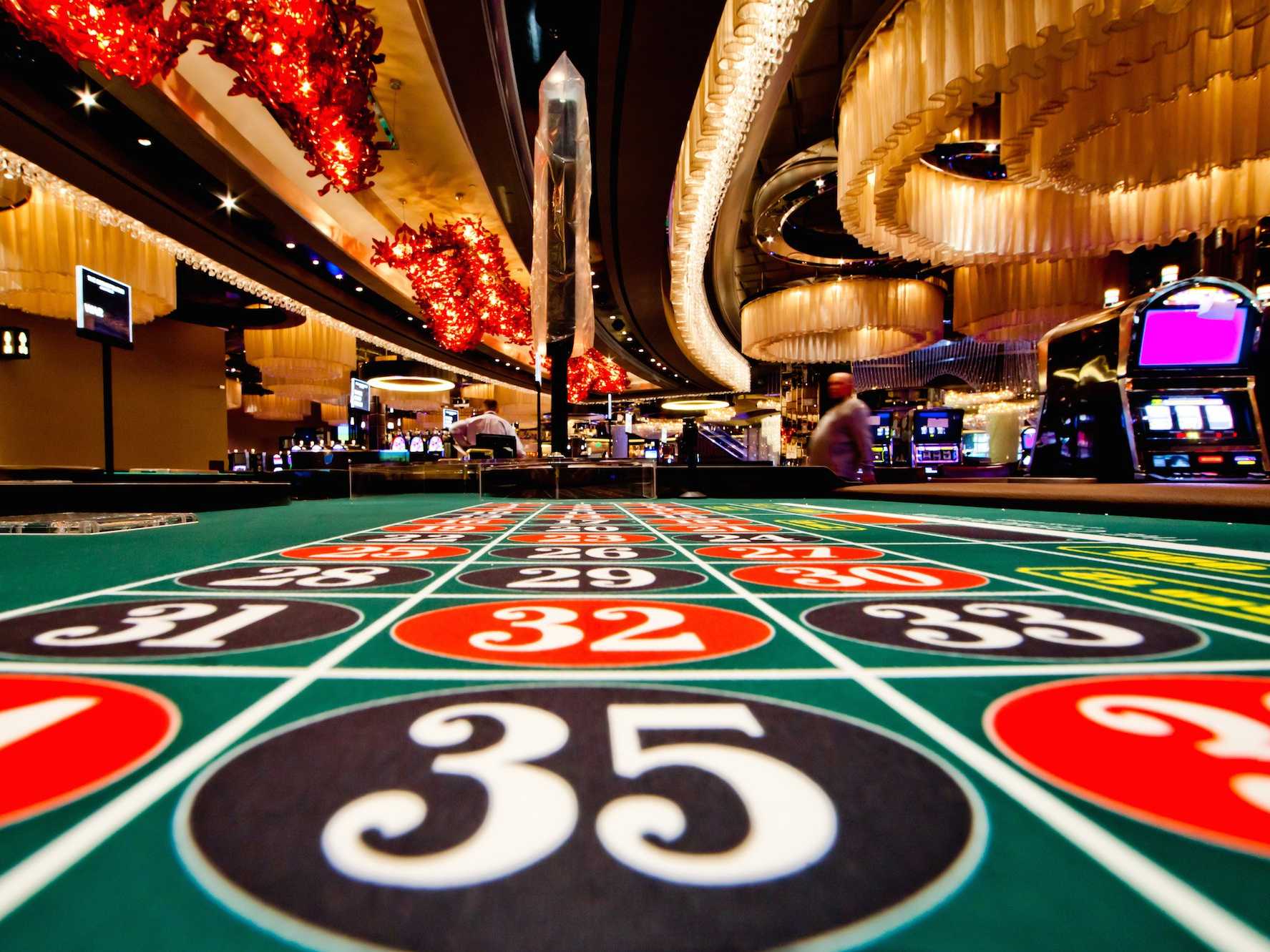 Blackjack'ta Stratejik Hamleler: Kazanma Şansını Artırın