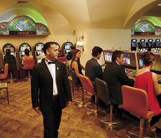 Slot Makinelerinde Stratejik Oyun: Kazanma Şansını Artırma